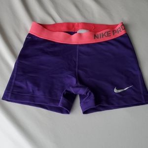 Womens medium Nike pro shorts